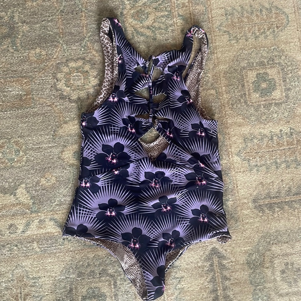 VINTAGE ACACIA ONE PIECE, RARE PRINT!